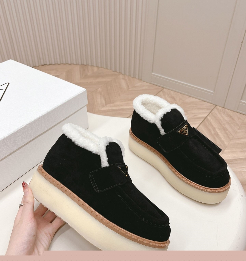 Pra*a casual shoes